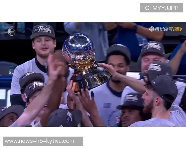 科林斯盛赞球队天赋满满拥有冠军与MVP的辉煌成就